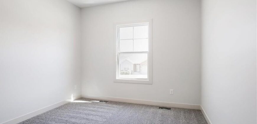 18410 Rock Creek Drive, Smithville, MO 64089