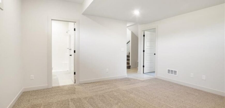 18410 Rock Creek Drive, Smithville, MO 64089