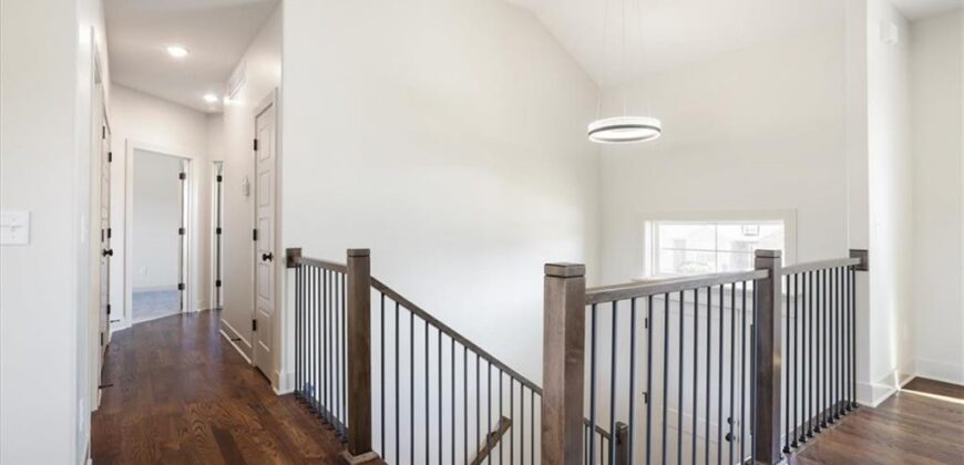 18410 Rock Creek Drive, Smithville, MO 64089