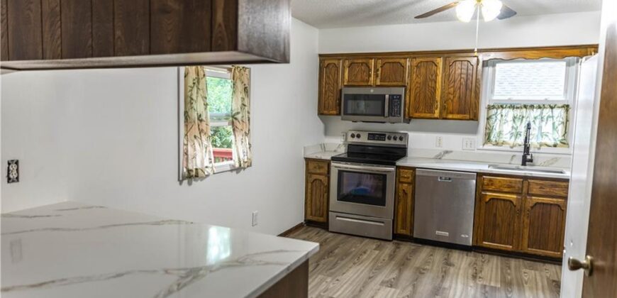 5710 NW Raintree Drive, Parkville, MO 64152