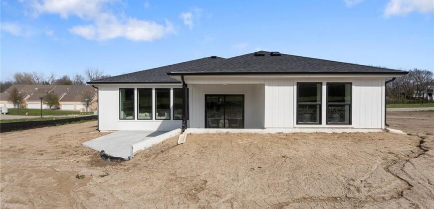9736 N Montclair Avenue, Kansas City, MO 64153