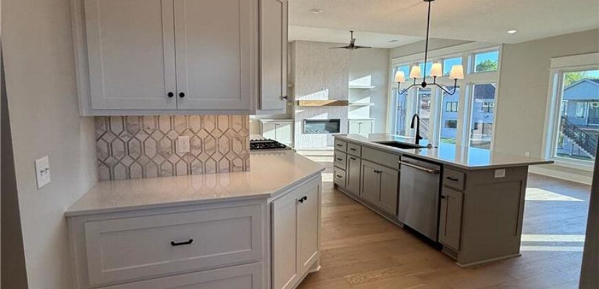 4867 NW Vicolo Dellamore Way, Riverside, MO 64150