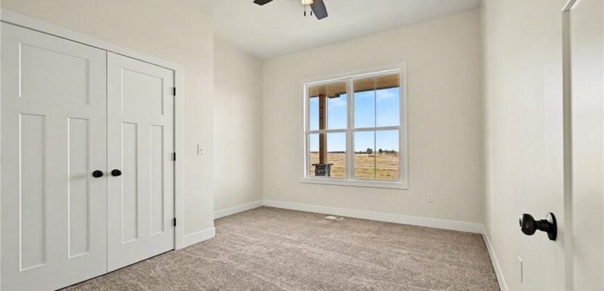 7203 92 Highway, Smithville, MO 64089