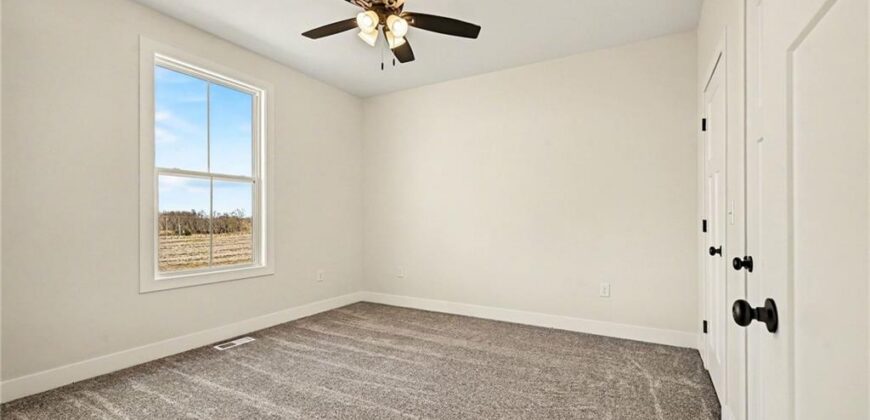 7203 92 Highway, Smithville, MO 64089