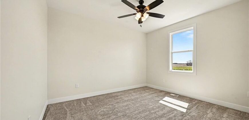7203 92 Highway, Smithville, MO 64089