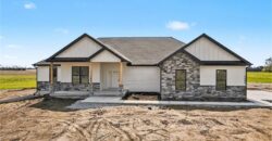 7203 92 Highway, Smithville, MO 64089