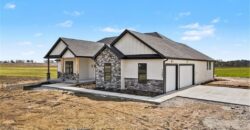 7203 92 Highway, Smithville, MO 64089