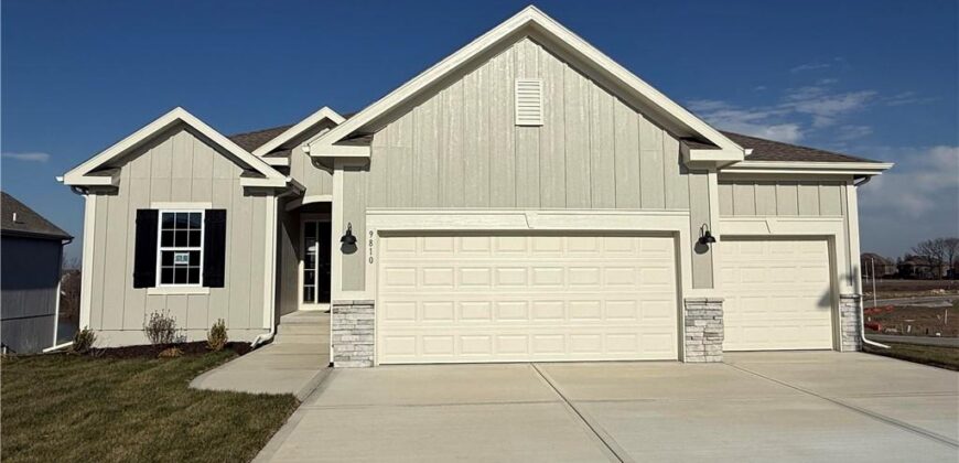 9810 N Laurel Avenue, Kansas City, MO 64157