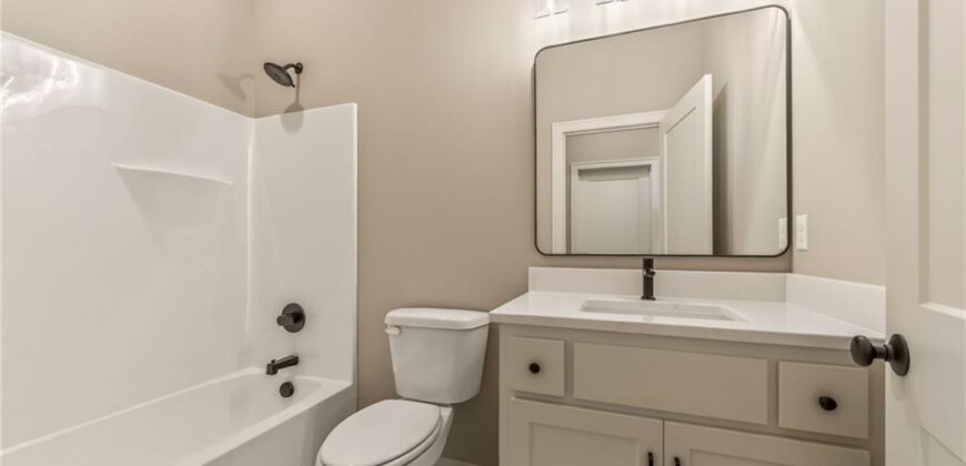 7629 N Booth Avenue, Kansas City, MO 64158