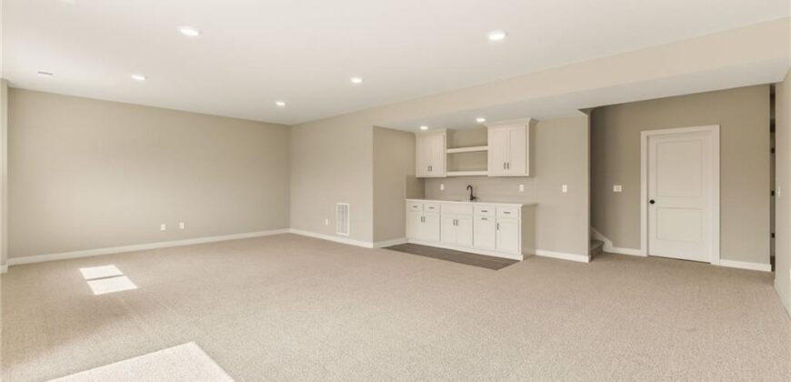 7629 N Booth Avenue, Kansas City, MO 64158