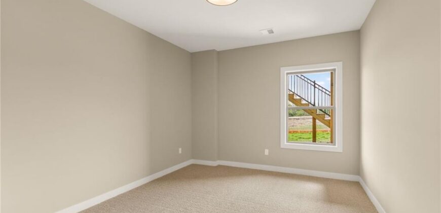 7629 N Booth Avenue, Kansas City, MO 64158