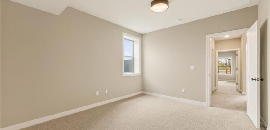 7629 N Booth Avenue, Kansas City, MO 64158