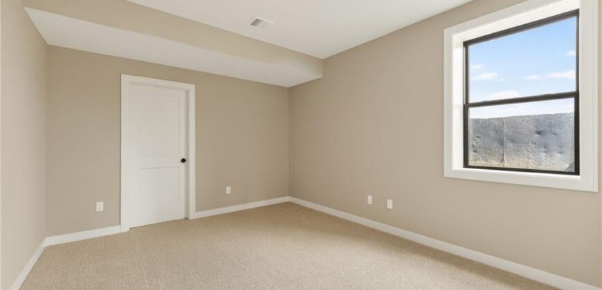 7629 N Booth Avenue, Kansas City, MO 64158