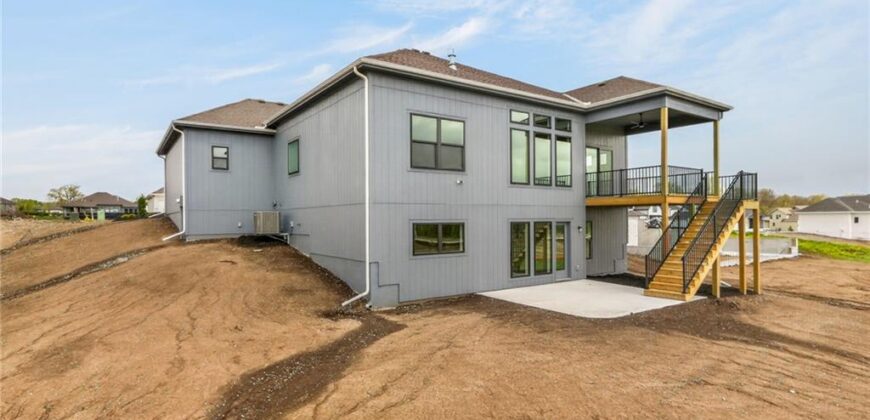 7629 N Booth Avenue, Kansas City, MO 64158