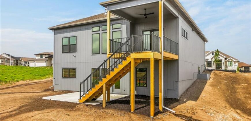 7629 N Booth Avenue, Kansas City, MO 64158