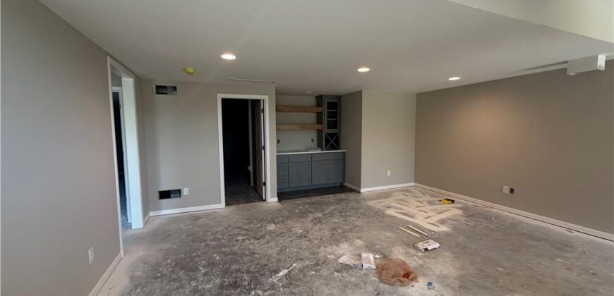 13895 NW 70th Street, Parkville, MO 64152