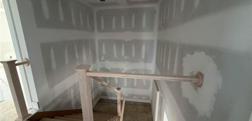 8415 NW 90th Street, Kansas City, MO 64153