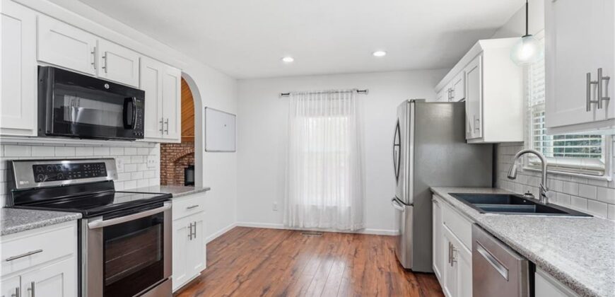 518 NW 65th Terrace, Kansas City, MO 64118