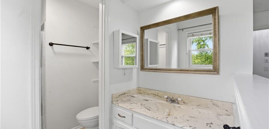 518 NW 65th Terrace, Kansas City, MO 64118