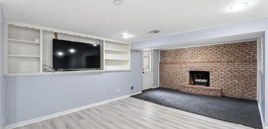 518 NW 65th Terrace, Kansas City, MO 64118