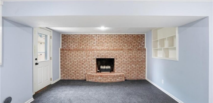 518 NW 65th Terrace, Kansas City, MO 64118