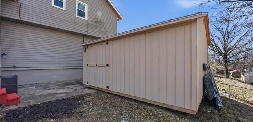 518 NW 65th Terrace, Kansas City, MO 64118