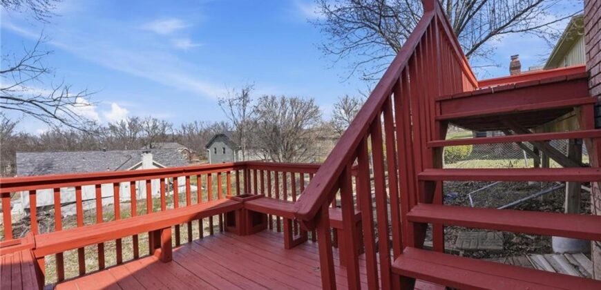 518 NW 65th Terrace, Kansas City, MO 64118