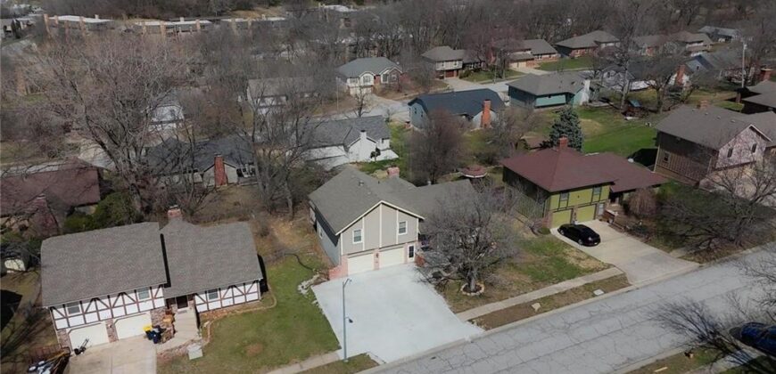 518 NW 65th Terrace, Kansas City, MO 64118