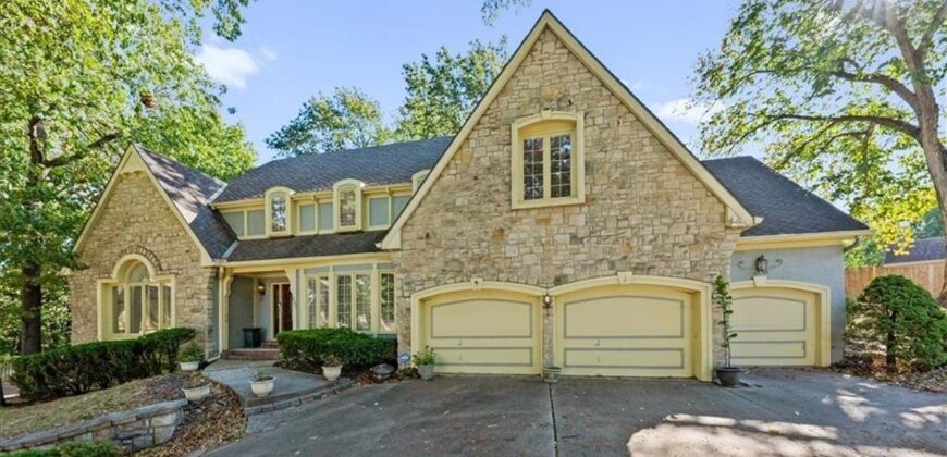 4501 NW Baltimore Court, Kansas City, MO 64116