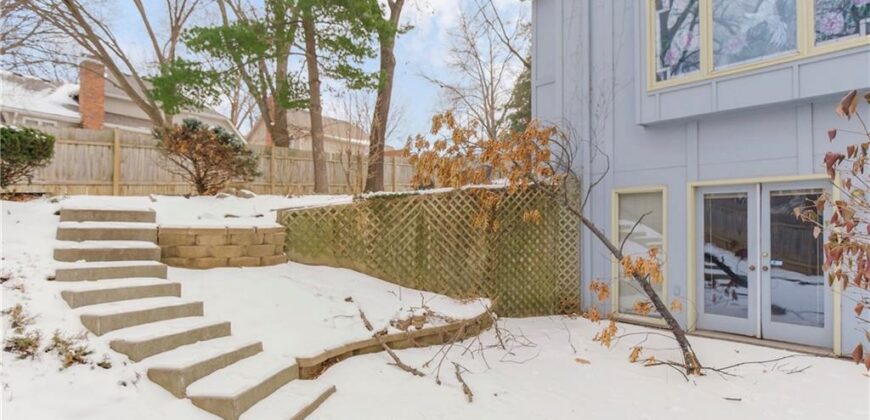 4501 NW Baltimore Court, Kansas City, MO 64116