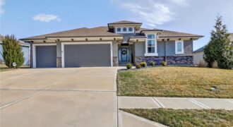 14641 Thousand Oaks Place, Parkville, MO 64152