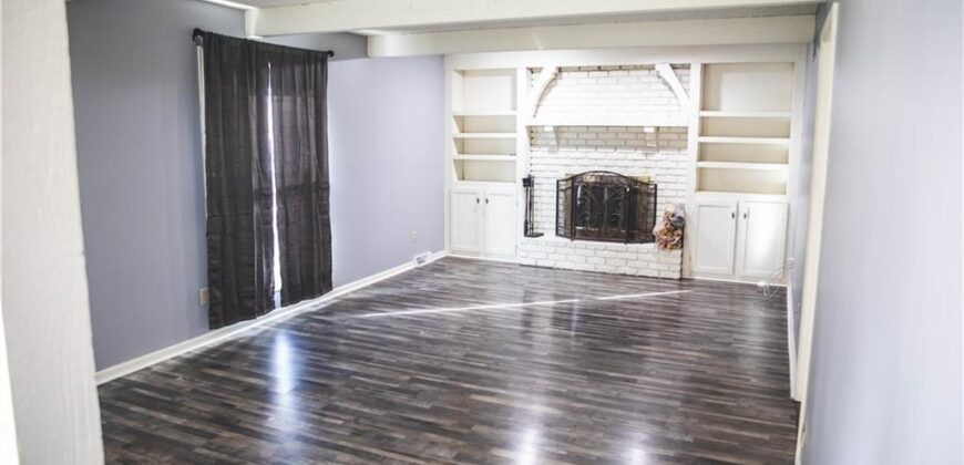 5506 NW Verlin Drive, Parkville, MO 64152