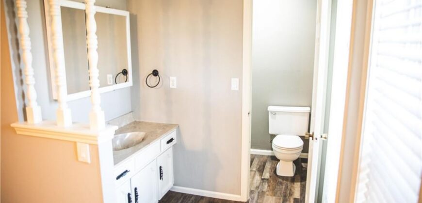 5506 NW Verlin Drive, Parkville, MO 64152