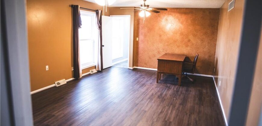 5506 NW Verlin Drive, Parkville, MO 64152