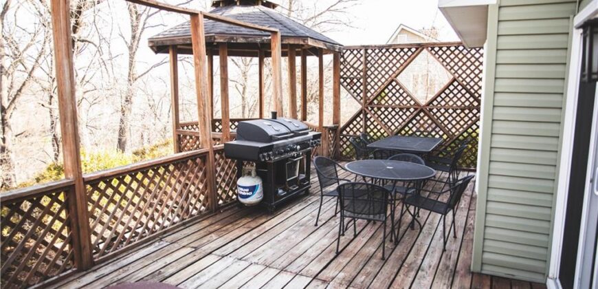 5506 NW Verlin Drive, Parkville, MO 64152
