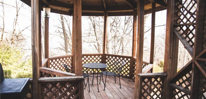 5506 NW Verlin Drive, Parkville, MO 64152