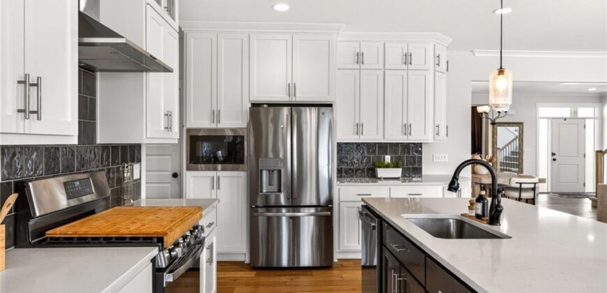 7643 N Sycamore Avenue, Kansas City, MO 64158