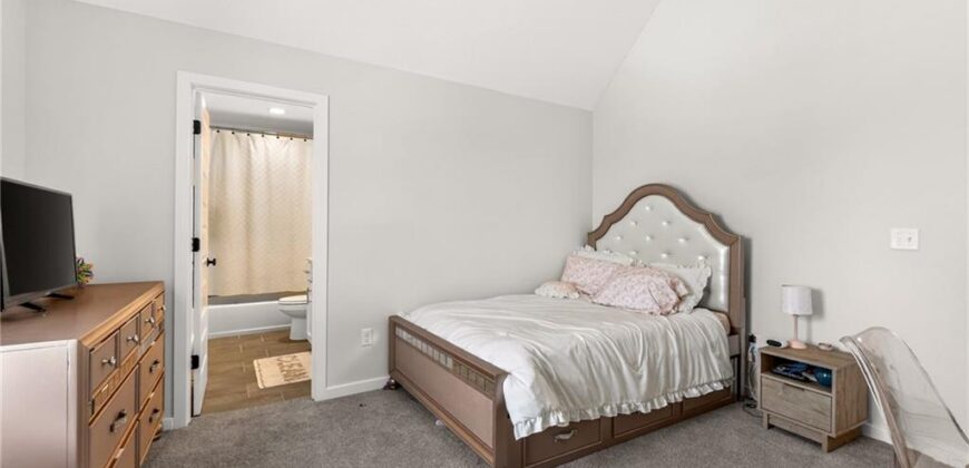 7643 N Sycamore Avenue, Kansas City, MO 64158
