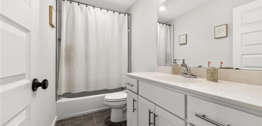 7643 N Sycamore Avenue, Kansas City, MO 64158
