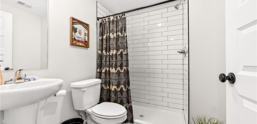 7643 N Sycamore Avenue, Kansas City, MO 64158