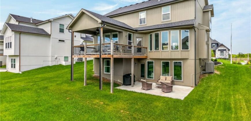 7643 N Sycamore Avenue, Kansas City, MO 64158