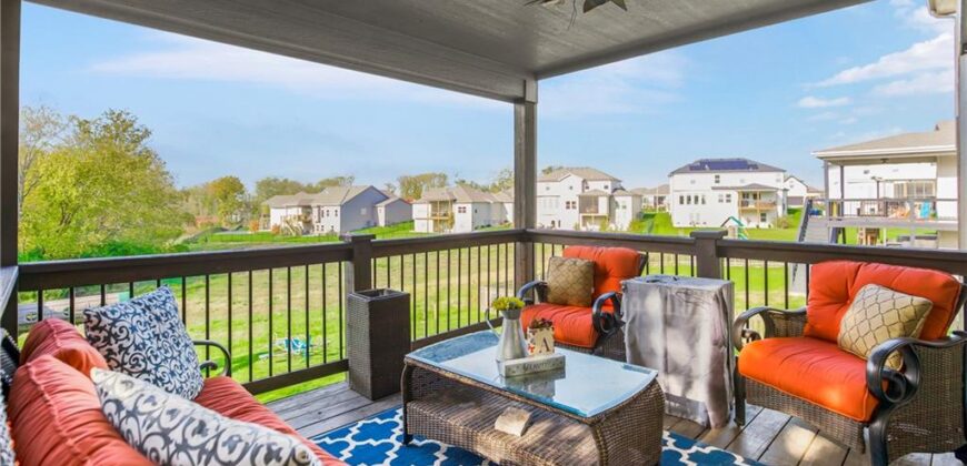 10312 N Tullis Drive, Kansas City, MO 64157