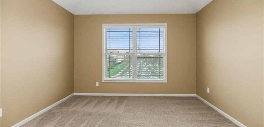 10312 N Tullis Drive, Kansas City, MO 64157