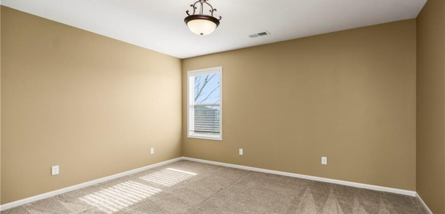 10312 N Tullis Drive, Kansas City, MO 64157