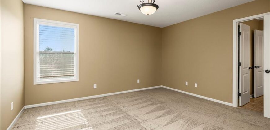 10312 N Tullis Drive, Kansas City, MO 64157