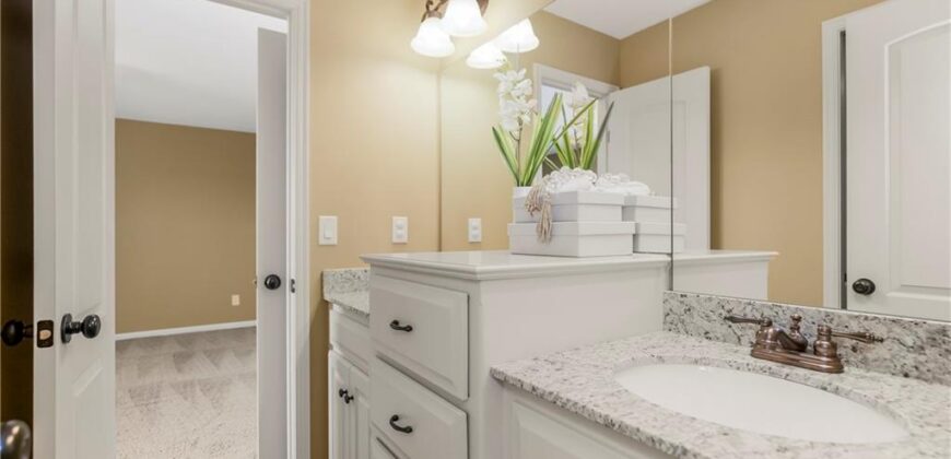 10312 N Tullis Drive, Kansas City, MO 64157