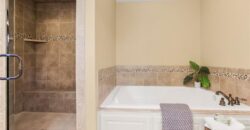 10312 N Tullis Drive, Kansas City, MO 64157