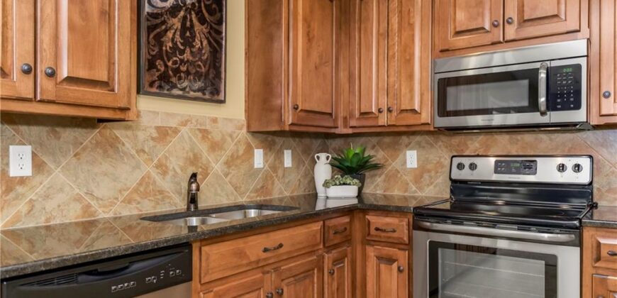 10312 N Tullis Drive, Kansas City, MO 64157