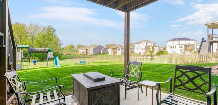 10312 N Tullis Drive, Kansas City, MO 64157