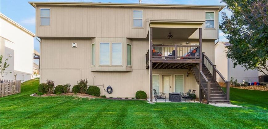 10312 N Tullis Drive, Kansas City, MO 64157
